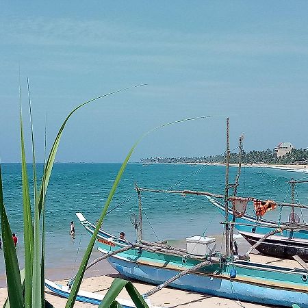 Githmini Beach House And Toures Hikkaduwa Εξωτερικό φωτογραφία