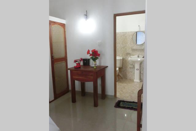 Githmini Beach House And Toures Hikkaduwa Εξωτερικό φωτογραφία